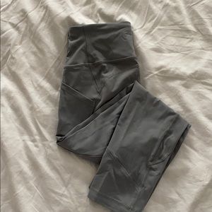 Grey leggings with pockets